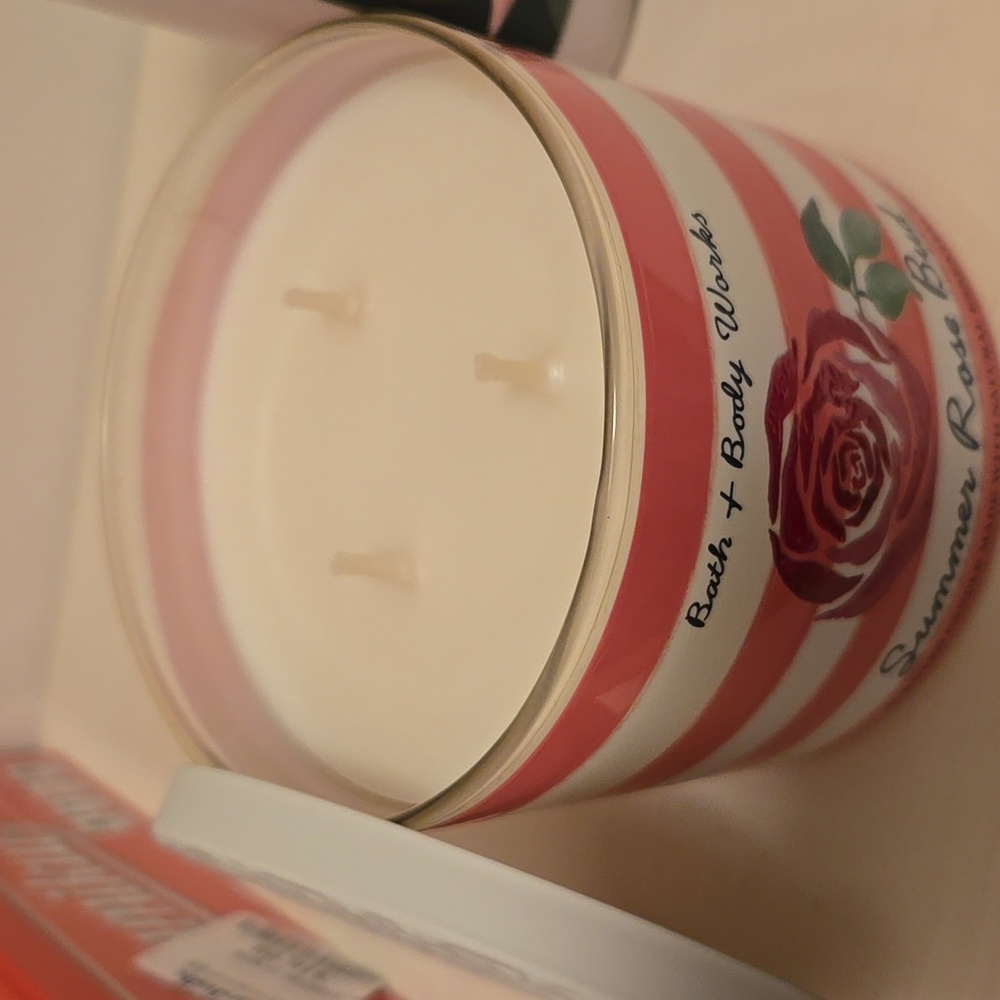 Bath & Body Works Rose Candle